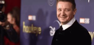 Actor Jeremy Renner vuelve a Marvel Studios como Hawkeye