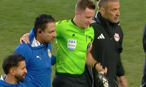 Lesi&oacute;n de &aacute;rbitro central Lukasz Szpala en duelo Chivas vs New York Red Bulls