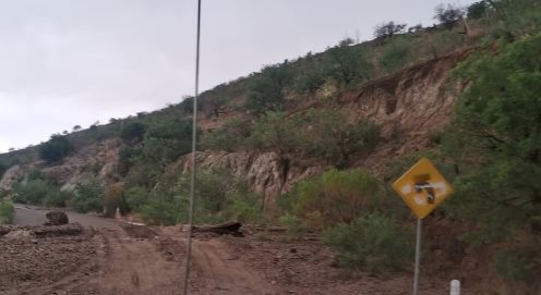 Protección Civil de Sonora emite alerta por derrumbe