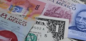 Devaluación del peso mexicano en mercados internacionales