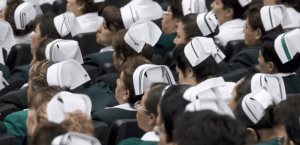 Anuncian aumento salarial de 9% a trabajadores del sector salud