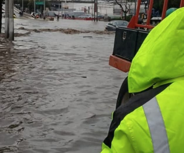 Inundaciones en L&oacute;pez Portillo detienen servicio de Mexib&uacute;s