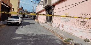 Autoridades investigadoras se encuentran tomando conocimiento del hallazgo de un hombre sin vida, la víctima presenta huellas de violencia.