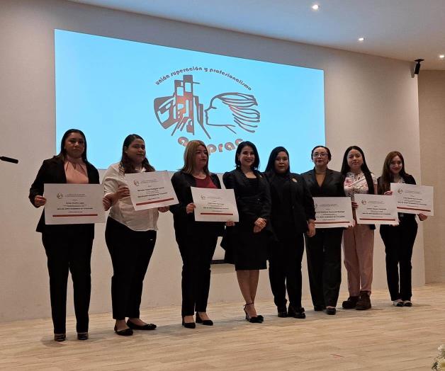 Piden sumarse  a programa de apoyo para la titulaci&oacute;n