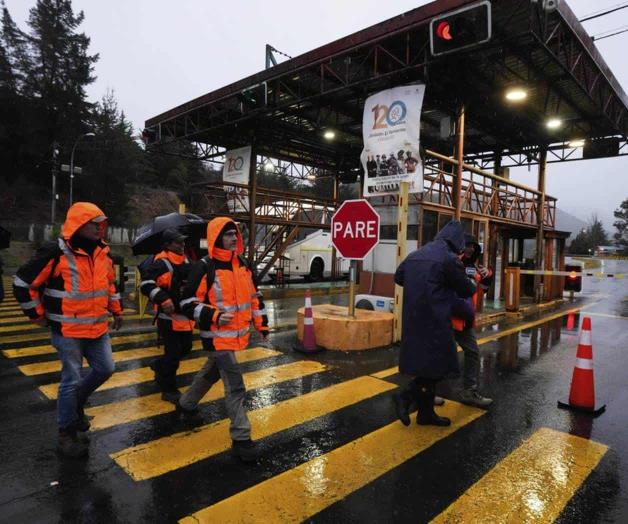 Presidente de Chile se une a operativo de rescate en mina El Teniente