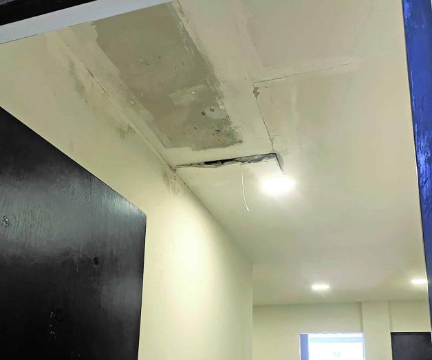 Denuncian goteos en las áreas del Centro de Salud