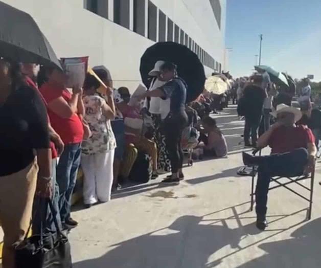 Madrugan para tramitar Pensi&oacute;n Mujer Bienestar