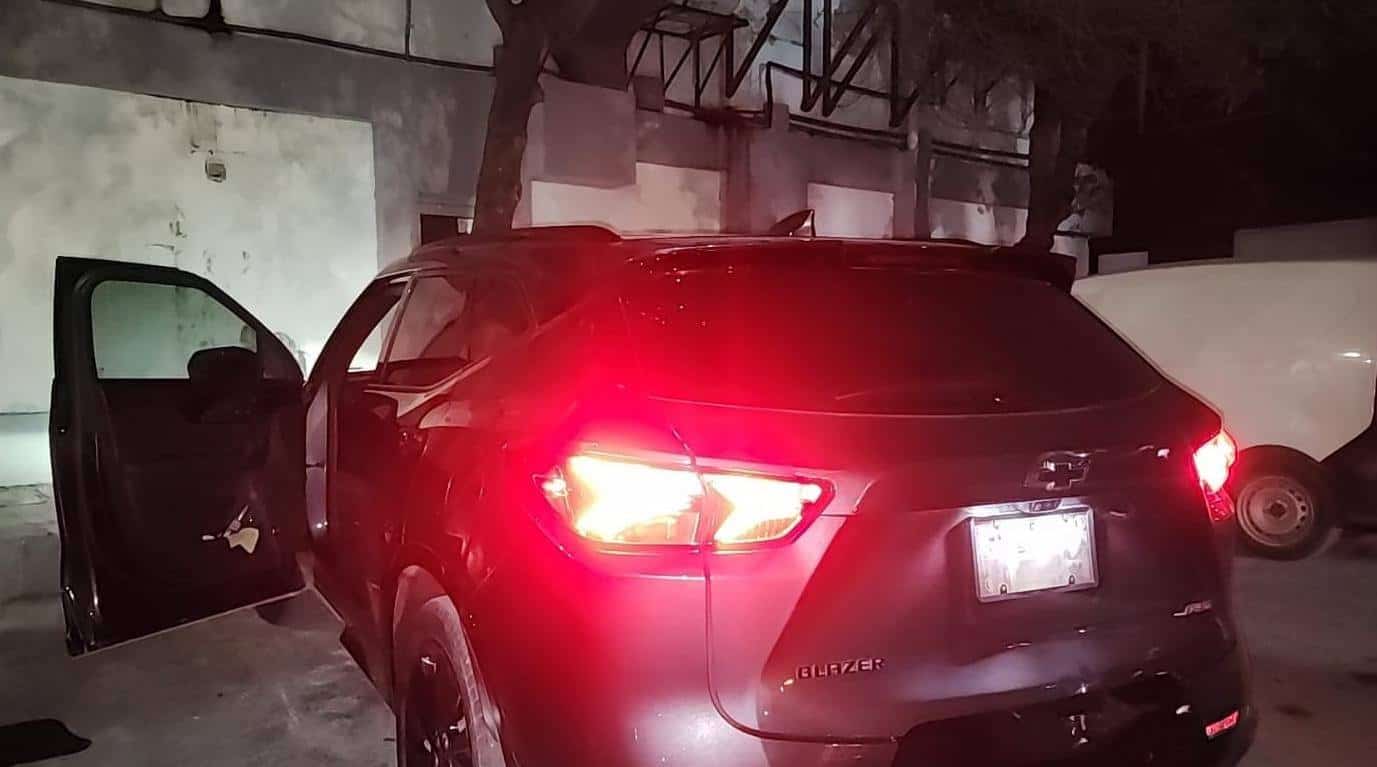 Aseguran veh&iacute;culos robados y armamento tras persecuci&oacute;n en la Monterrey–Reynosa