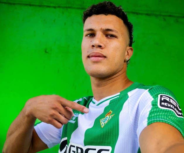 Nelson Deossa se une oficialmente al Betis tras su paso por Rayados