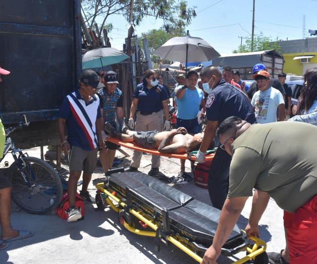 Se estrella una pareja en moto contra tr&aacute;iler