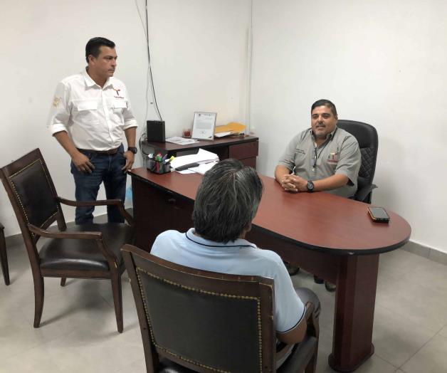 Cumplen operadores del transporte público Cumplen operadores del transporte público