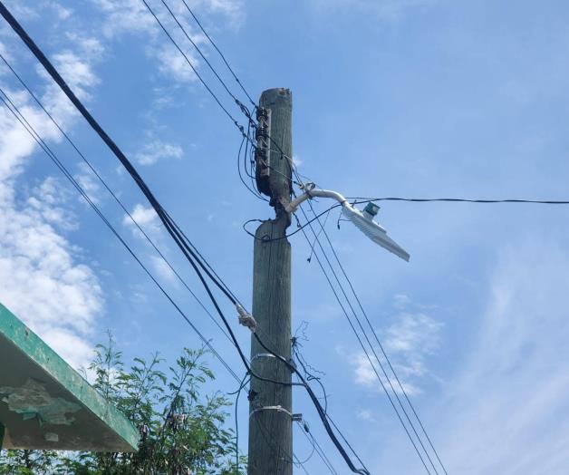 Temen ocurra accidente por un poste da&ntilde;ado