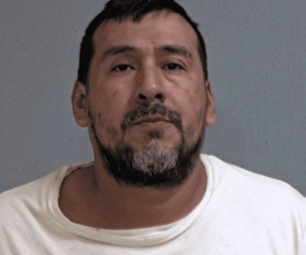 Se declara inocente del  asesinato de su padre