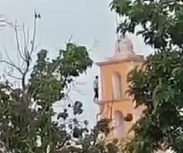 Hombre intenta suicidarse desde c&uacute;pula de iglesia en Halach&oacute;
