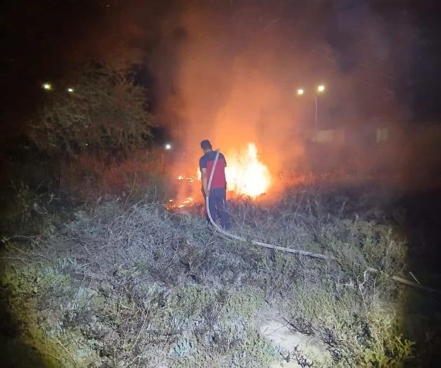 Siguen incontenibles los incendios de pastizales Siguen incontenibles los incendios de pastizales