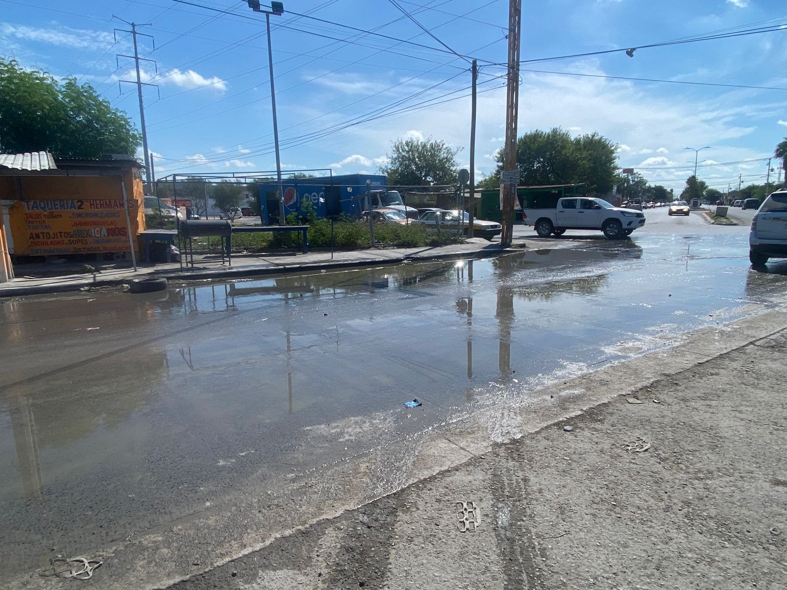 Se quejan de fuga de aguas residuales