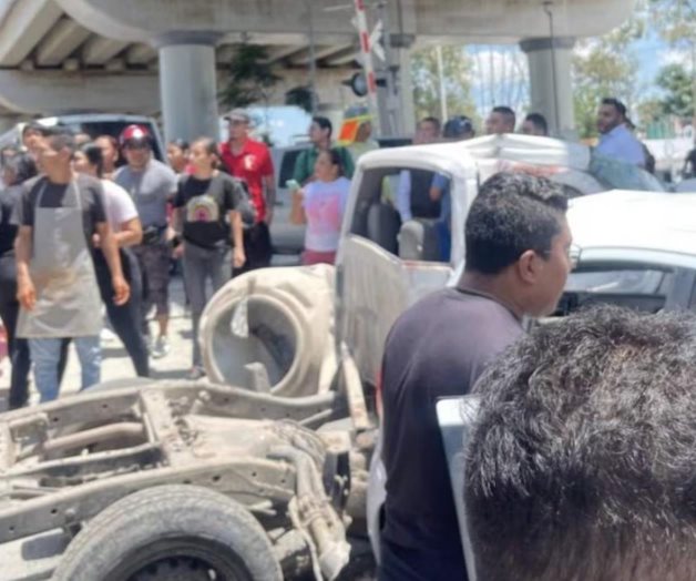 Conductor en Guanajuato lleva m&aacute;s de 34 horas dentro de locomotora