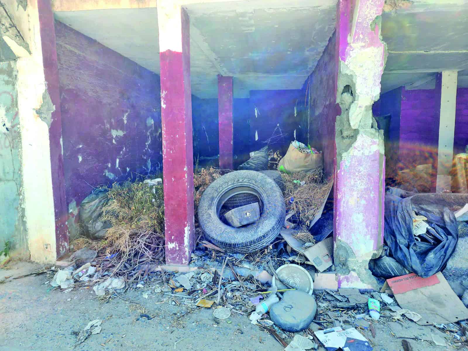 Se quejan los vecinos de tiradero en Villa Esmeralda