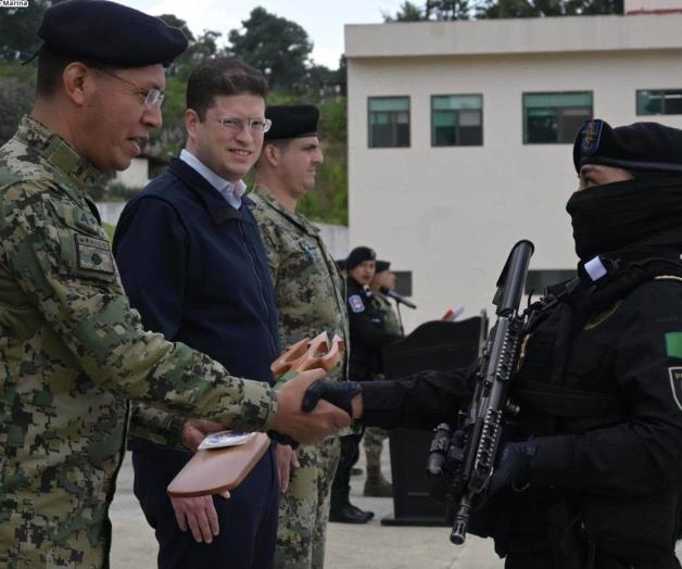 Se grad&uacute;an polic&iacute;as de curso impartido por SEMAR