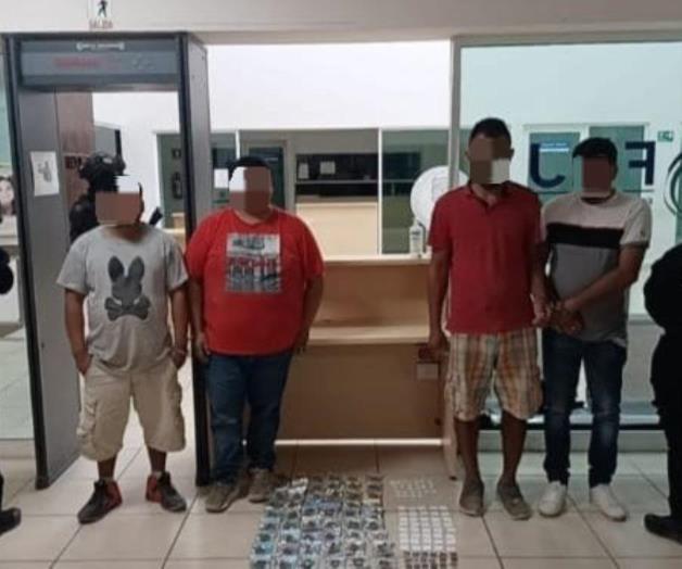Detienen a 4 sujetos con droga y dinero en efectivo