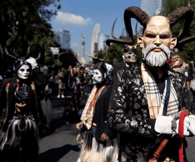 Marcha de los Pueblos Ind&iacute;genas recorre Reforma en CDMX