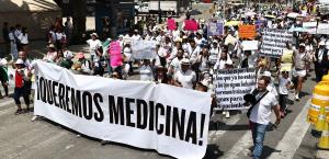Marchan por medicinas en CDMX