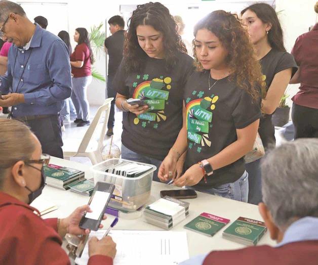 Recibe UTTN a brigada intensiva de vacunaci&oacute;n
