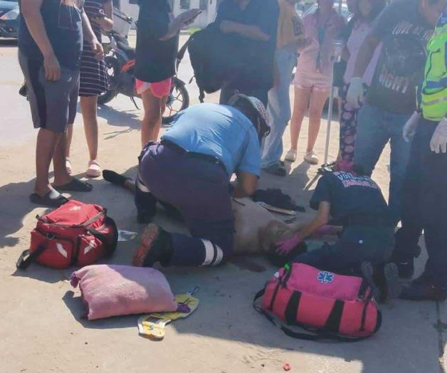 Joven motociclista grave al chocar con camioneta Joven motociclista grave al chocar con camioneta