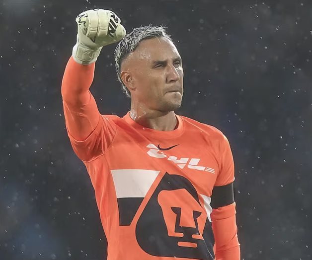 Gran recibimiento a Keylor Navas en su primer partido con los Pumas