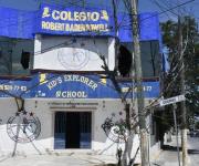 Escuela abandonada es refugio de gente sin hogar