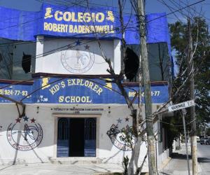 Escuela abandonada es refugio de gente sin hogar