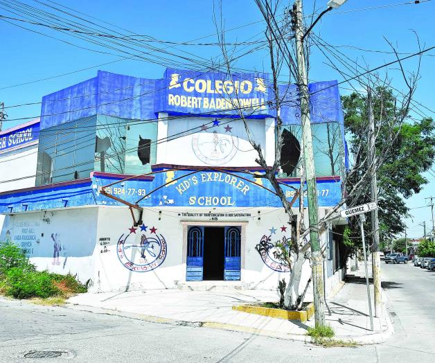 Escuela abandonada  es refugio de  gente sin hogar