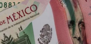 Precio del dólar abre volátil en México