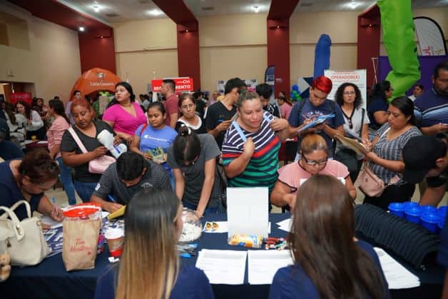 Asisten más de dos mil a Feria del Empleo en Nuevo Laredo