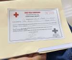 Tramitan estudiantes certificado médico en la Cruz Roja Local