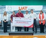 Reciben beca más de 6,500 estudiantes