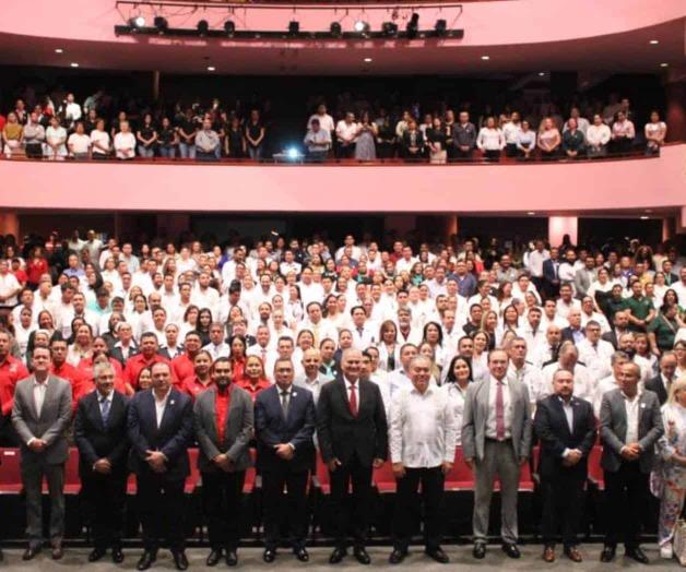 Reconoce IMSS al personal  con mayor antig&uuml;edad laboral