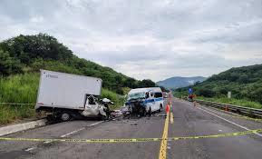 Accidente mortal en Autopista Siglo XXI: 4 fallecidos y 6 heridos