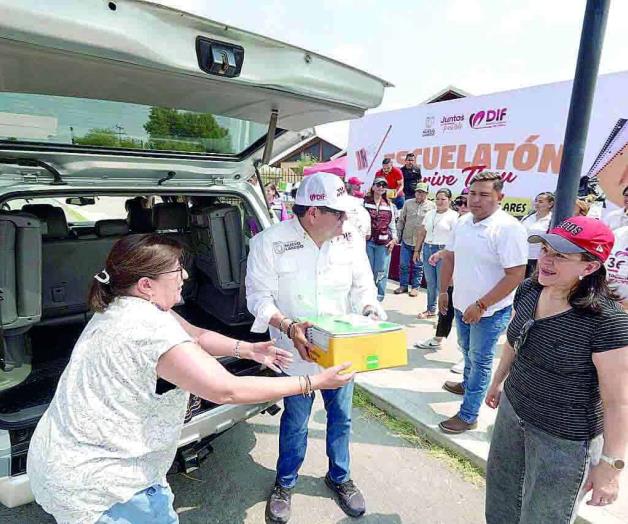 Recaudan útiles para niños en Nuevo Laredo Recaudan útiles para niños en Nuevo Laredo