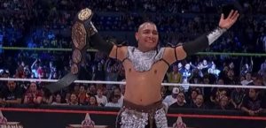 Estrellas de WWE brillan en Triplemanía XXXIII