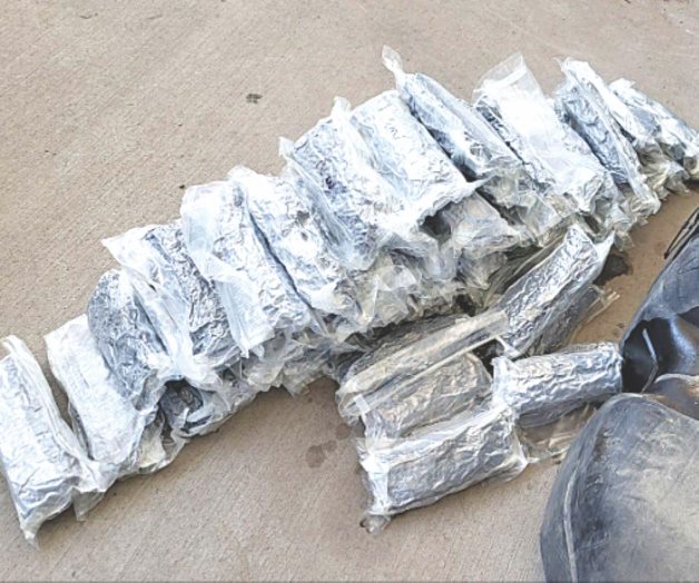 Intenta mexicana cruzar casi 70 libras de ´meta´ Intenta mexicana cruzar casi 70 libras de ´meta´