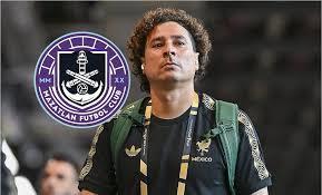 Guillermo Ochoa continúa su búsqueda de club para mantenerse activo