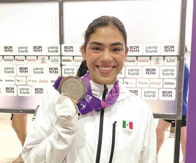 Dedica ´Majo´ su plata a su abuelito