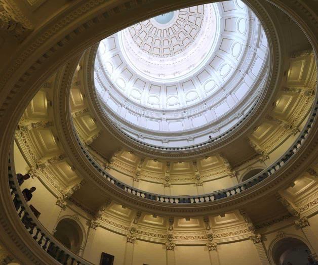 La polic&iacute;a escolta a dem&oacute;cratas para evitar otra fuga legislativa