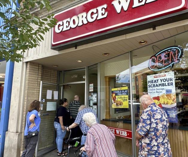 Récord de victorias para los Cerveceros de Milwaukee y hamburguesas gratis en George Webb Récord de victorias para los Cerveceros de Milwaukee y hamburguesas gratis en George Webb