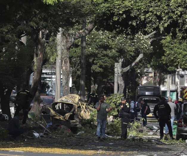 Ataca a helicóptero de la policía en Colombia Ataca a helicóptero de la policía en Colombia