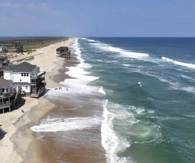 Carolina del Norte en alerta por la llegada del Huracán Erin Carolina del Norte en alerta por la llegada del Huracán Erin