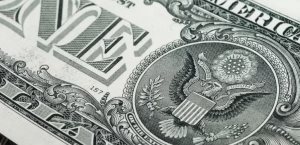 Tipo de cambio peso-dólar abre volátil previo a simposio económico