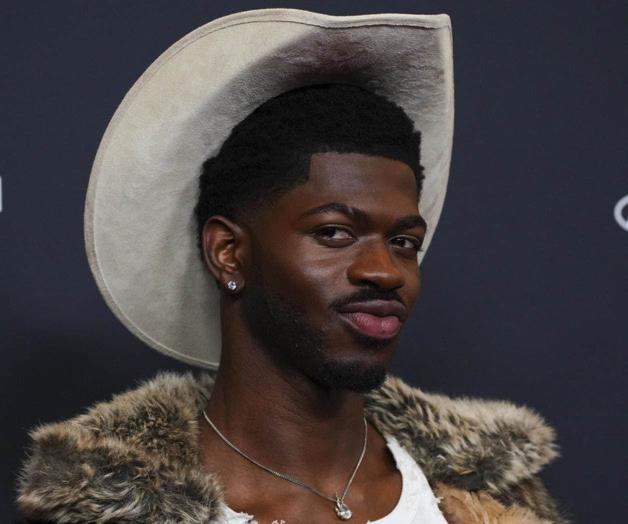 Detienen a Lil Nas X por atacar a policía en Ventura Boulevard Detienen a Lil Nas X por atacar a policía en Ventura Boulevard