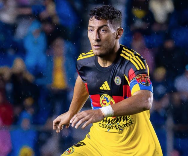 Sebasti&aacute;n C&aacute;ceres en conversaciones con el Ipswich Town